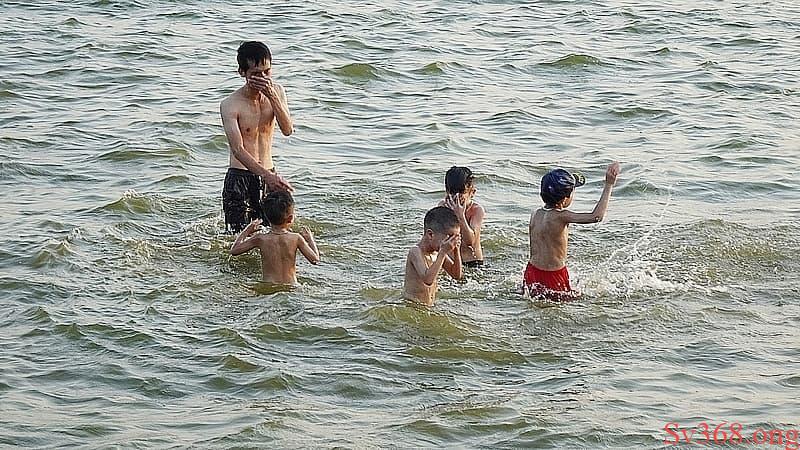 mơ thấy tắm sông mơ thấy tắm sông